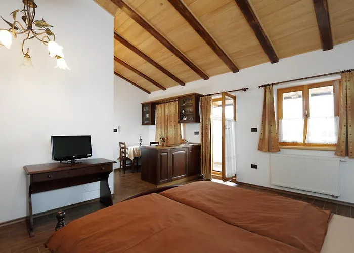 Pri Marjotu Πανσιόν